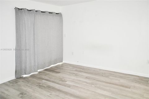 Tiny photo for 1021 Mockingbird Ln #202, Plantation, FL 33324 (MLS # A12023628)