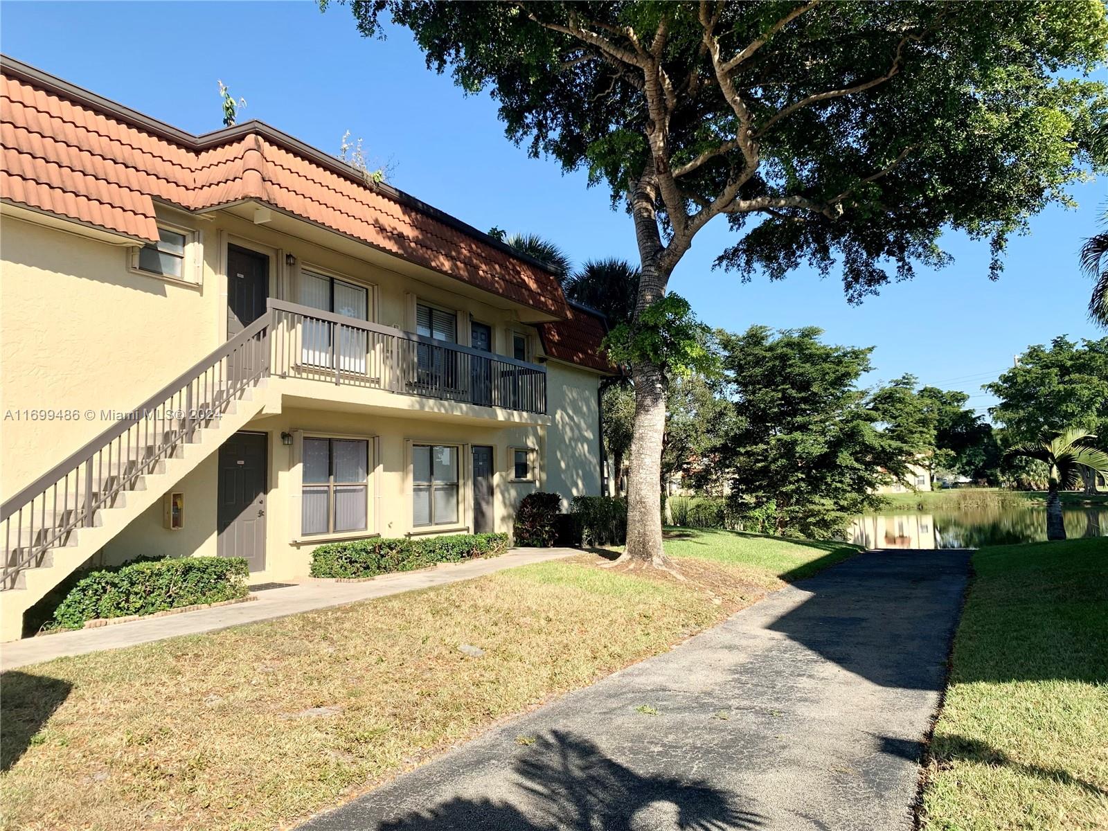 551 Nw 100th Pl 101, Pembroke Pines, Miami-Dade County, Florida - 2 Bedrooms  
2 Bathrooms - 