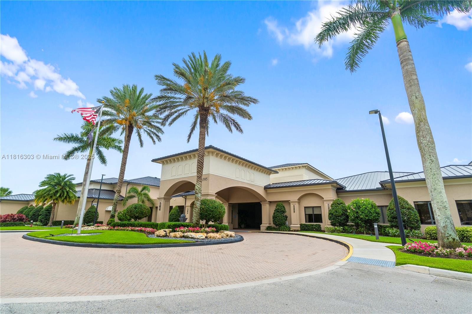 VALENCIA POINTE 1 - Residential
