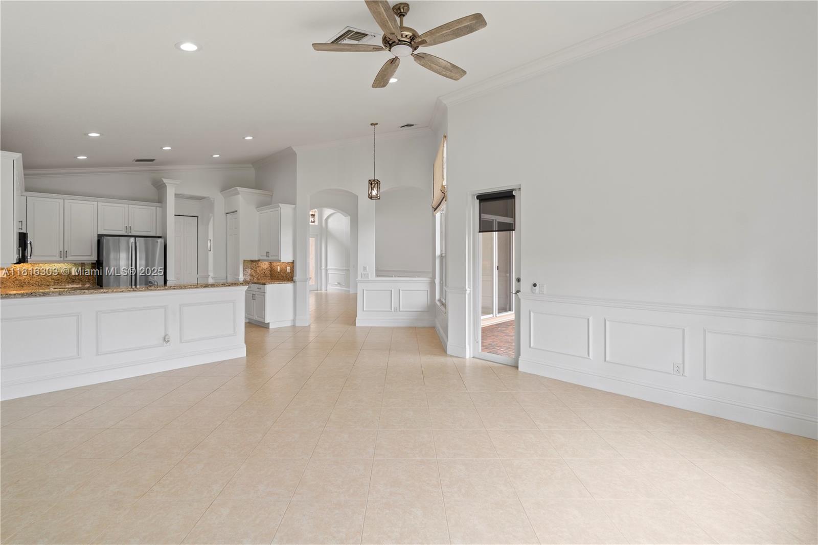 VALENCIA POINTE 1 - Residential