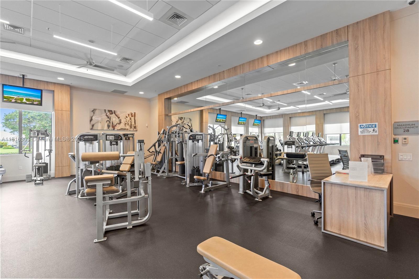 VALENCIA POINTE 1 - Residential