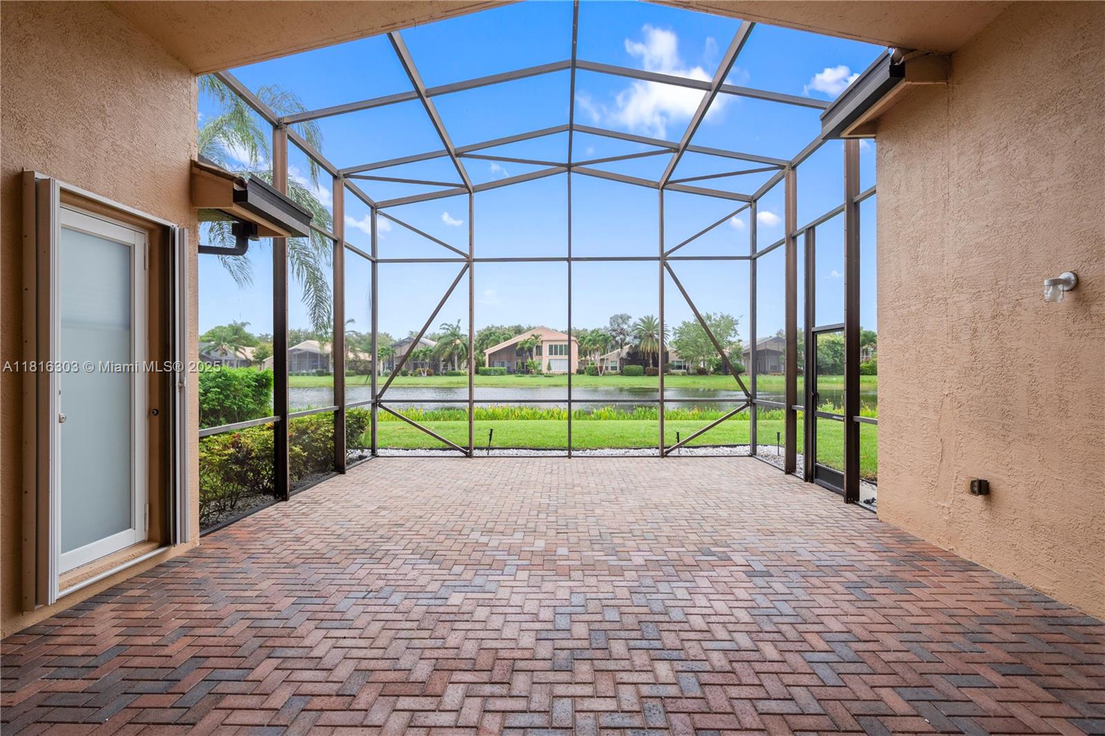 VALENCIA POINTE 1 - Residential