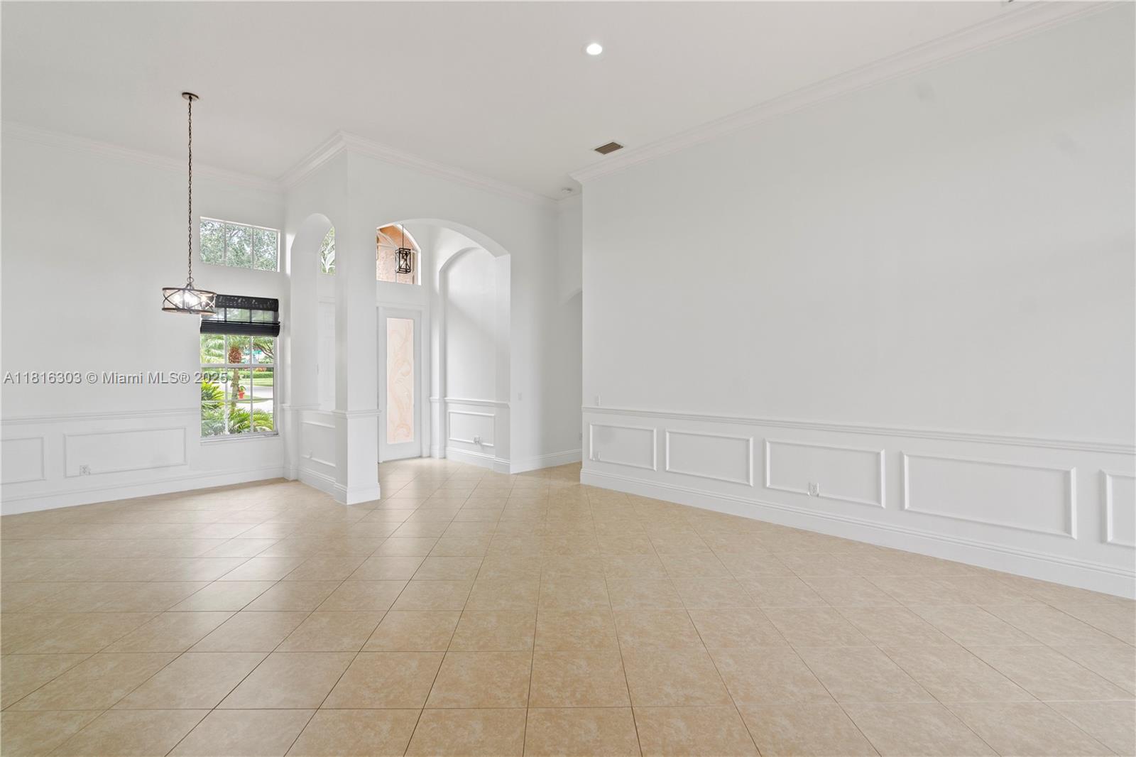 VALENCIA POINTE 1 - Residential