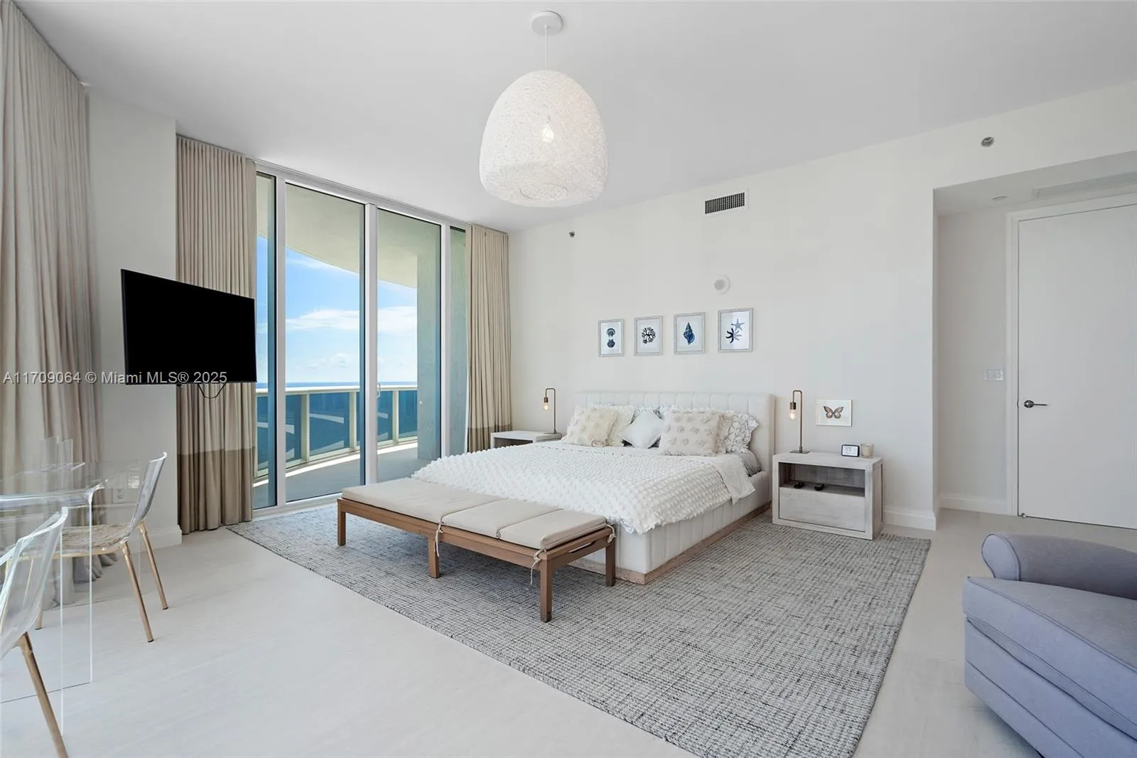 Sunny Isles Beach, Florida 33160, United States, 3 Bedrooms Bedrooms, ,4 BathroomsBathrooms,Residential,Active,26093