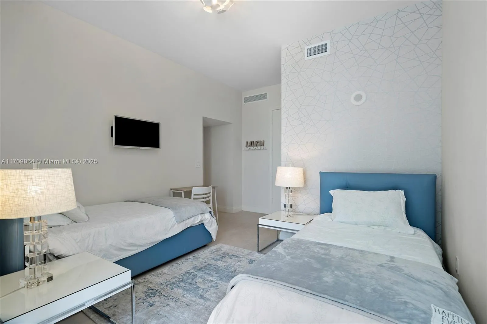 Sunny Isles Beach, Florida 33160, United States, 3 Bedrooms Bedrooms, ,4 BathroomsBathrooms,Residential,Active,26093