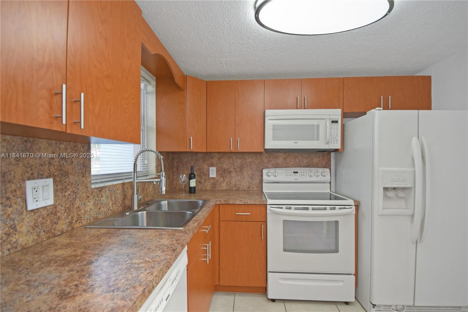 ROYAL PARK GARDENS I-C CO - Residential Lease