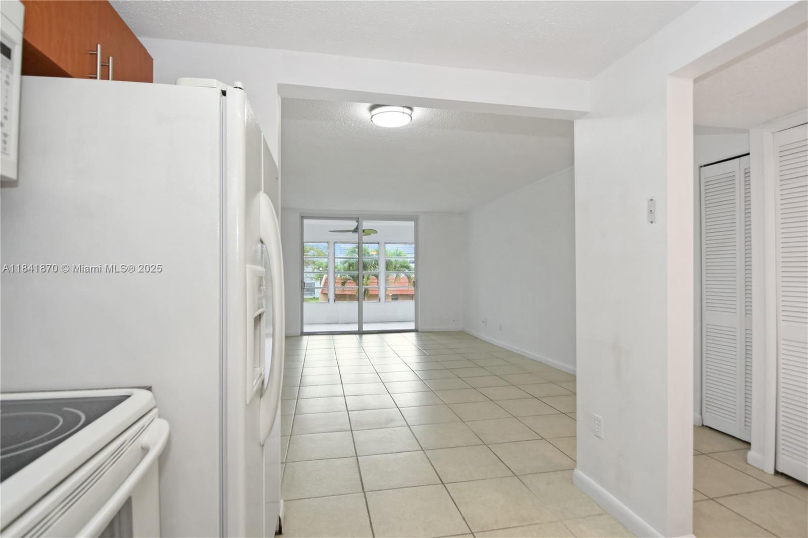 ROYAL PARK GARDENS I-C CO - Residential Lease