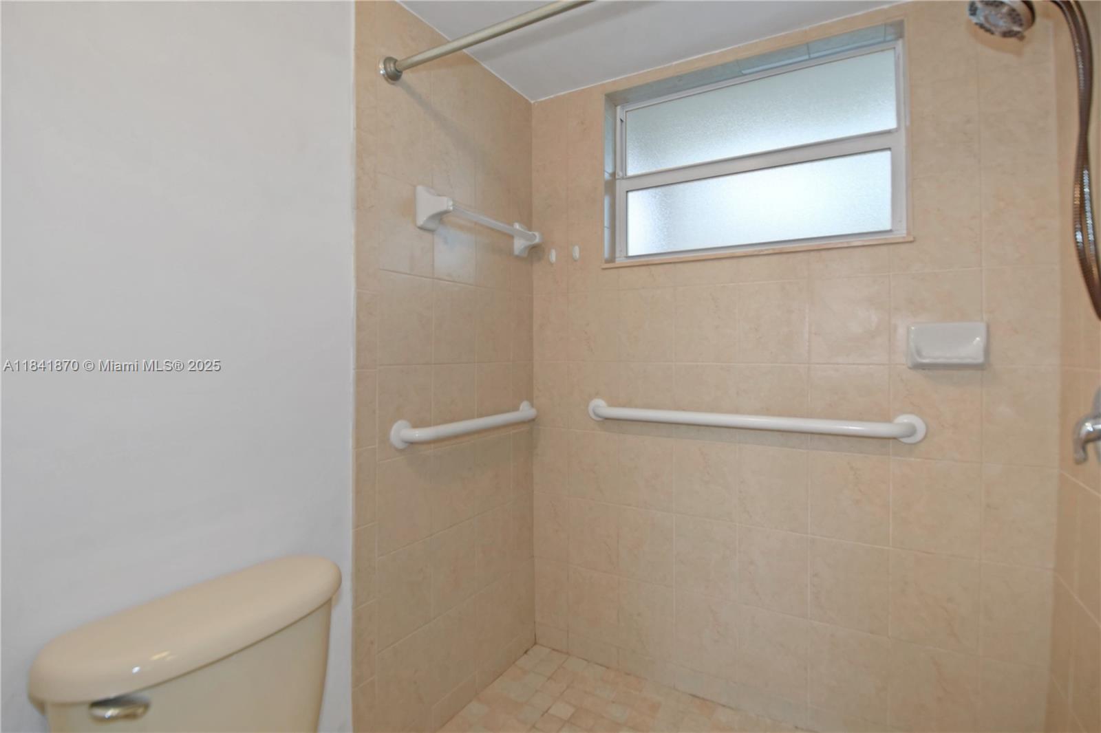 ROYAL PARK GARDENS I-C CO - Residential Lease