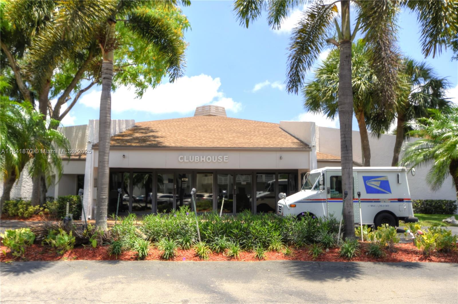 ROYAL PARK GARDENS I-C CO - Residential Lease