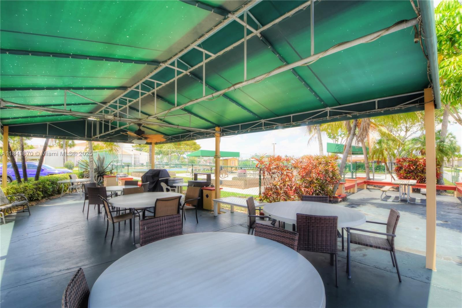 ROYAL PARK GARDENS I-C CO - Residential Lease