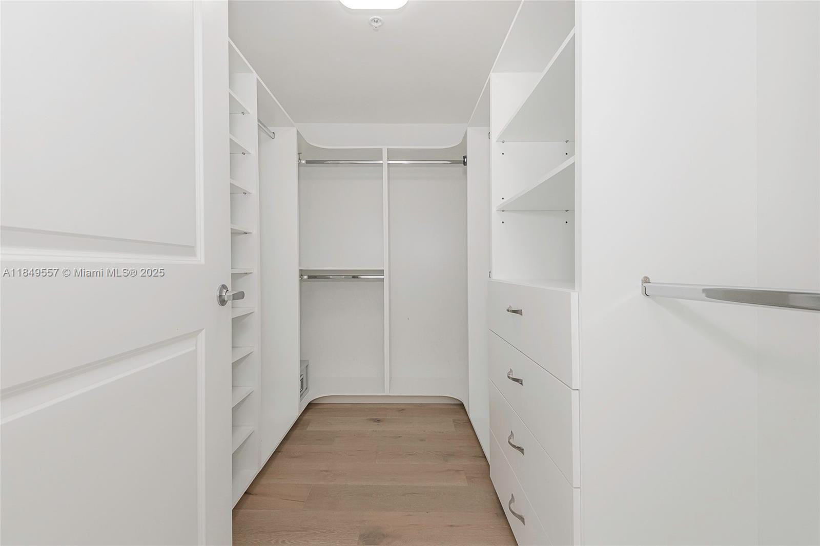 400 SUNNY ISLES CONDO EAS - Residential Lease