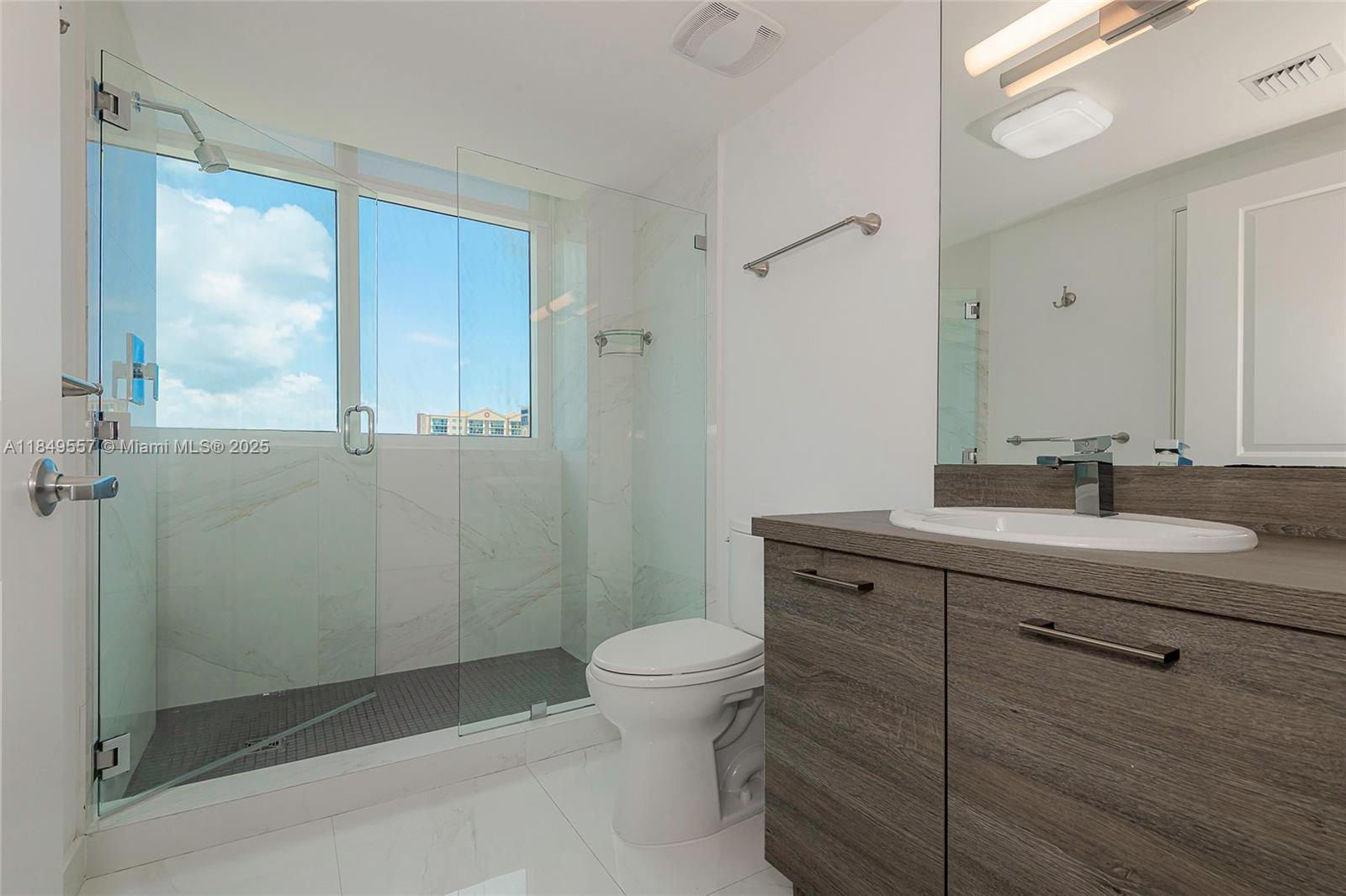 400 SUNNY ISLES CONDO EAS - Residential Lease