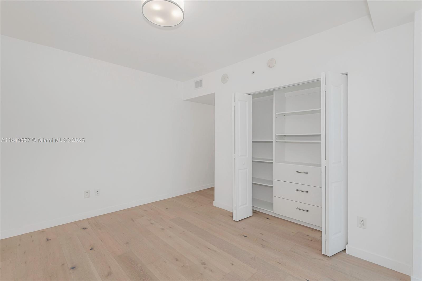 400 SUNNY ISLES CONDO EAS - Residential Lease