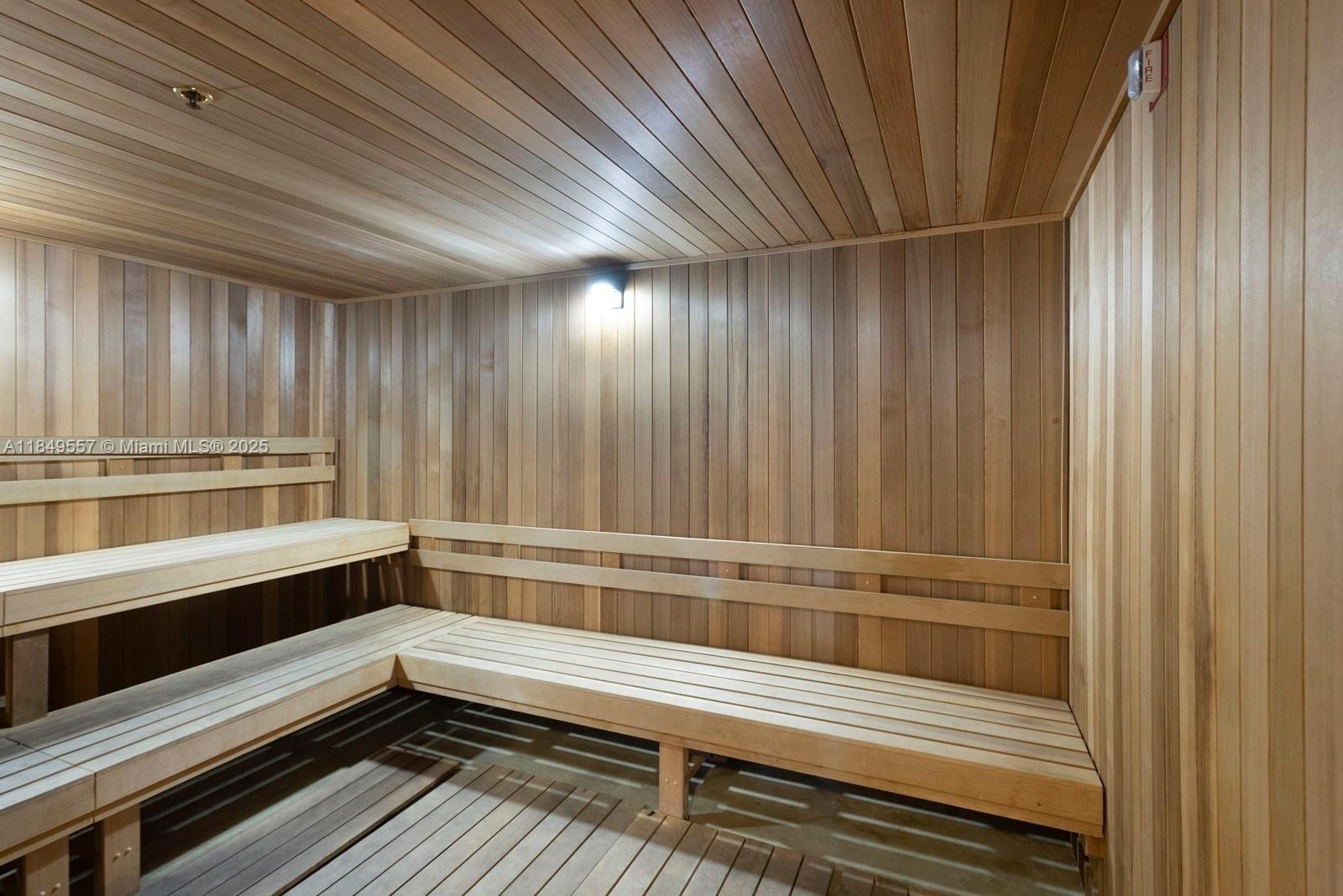 400 SUNNY ISLES CONDO EAS - Residential Lease