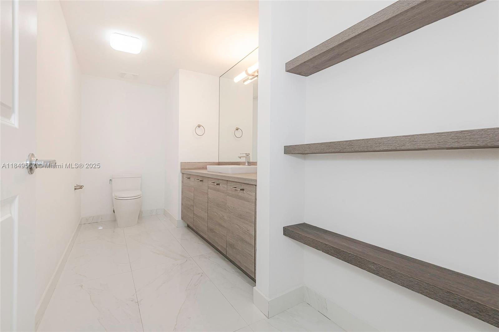 400 SUNNY ISLES CONDO EAS - Residential Lease