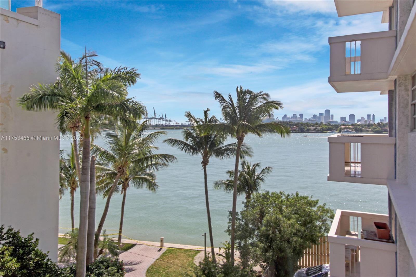 Rental Property at 800 West Ave 410, Miami Beach, Miami-Dade County, Florida - Bedrooms: 1 
Bathrooms: 1  - $3,100 MO.
