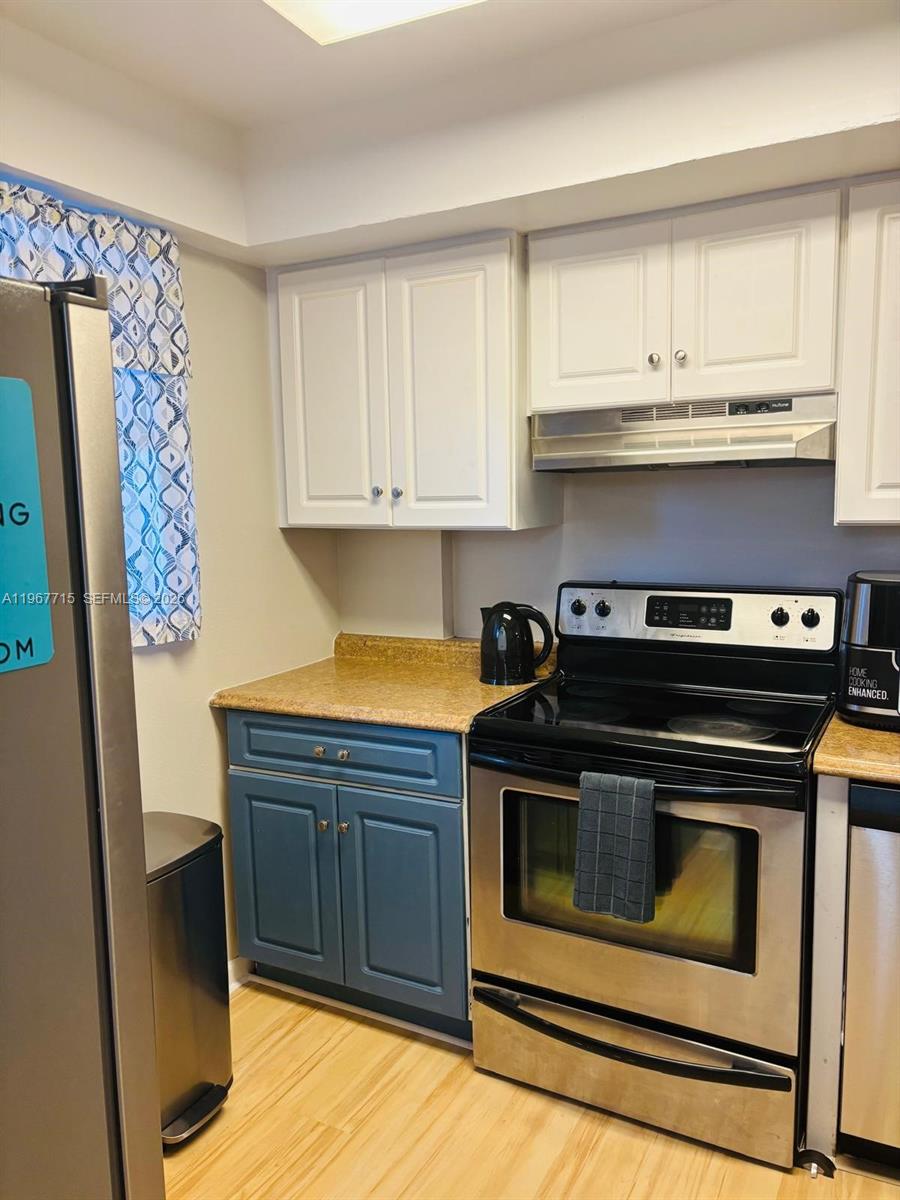 ROYAL PARK CONDO - Residential