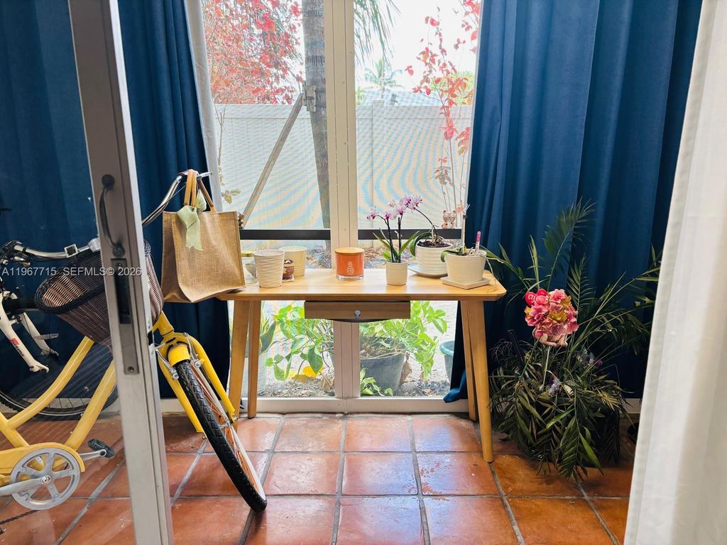 Photo of 118 Royal Park Dr #1F, Oakland Park, FL 33309 (MLS # A11967715)