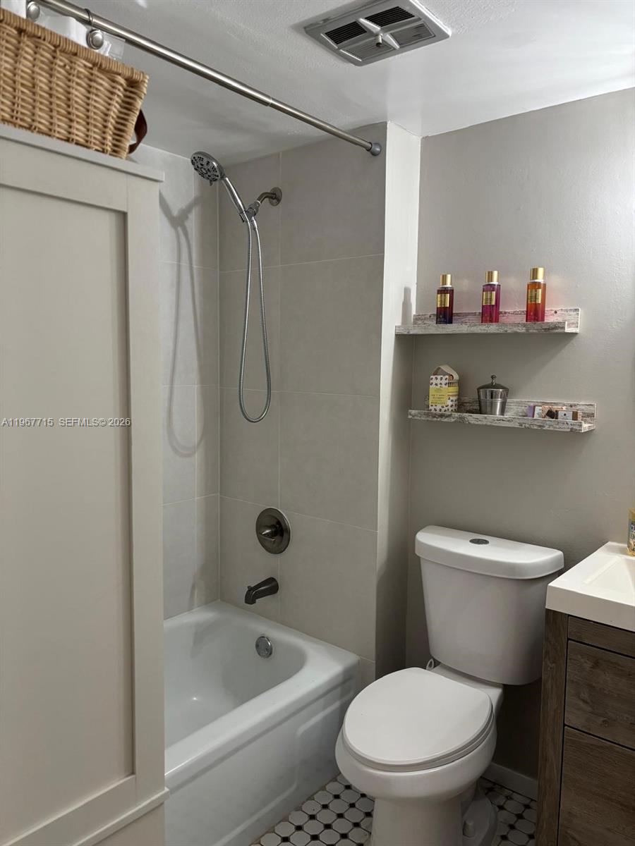 ROYAL PARK CONDO - Residential