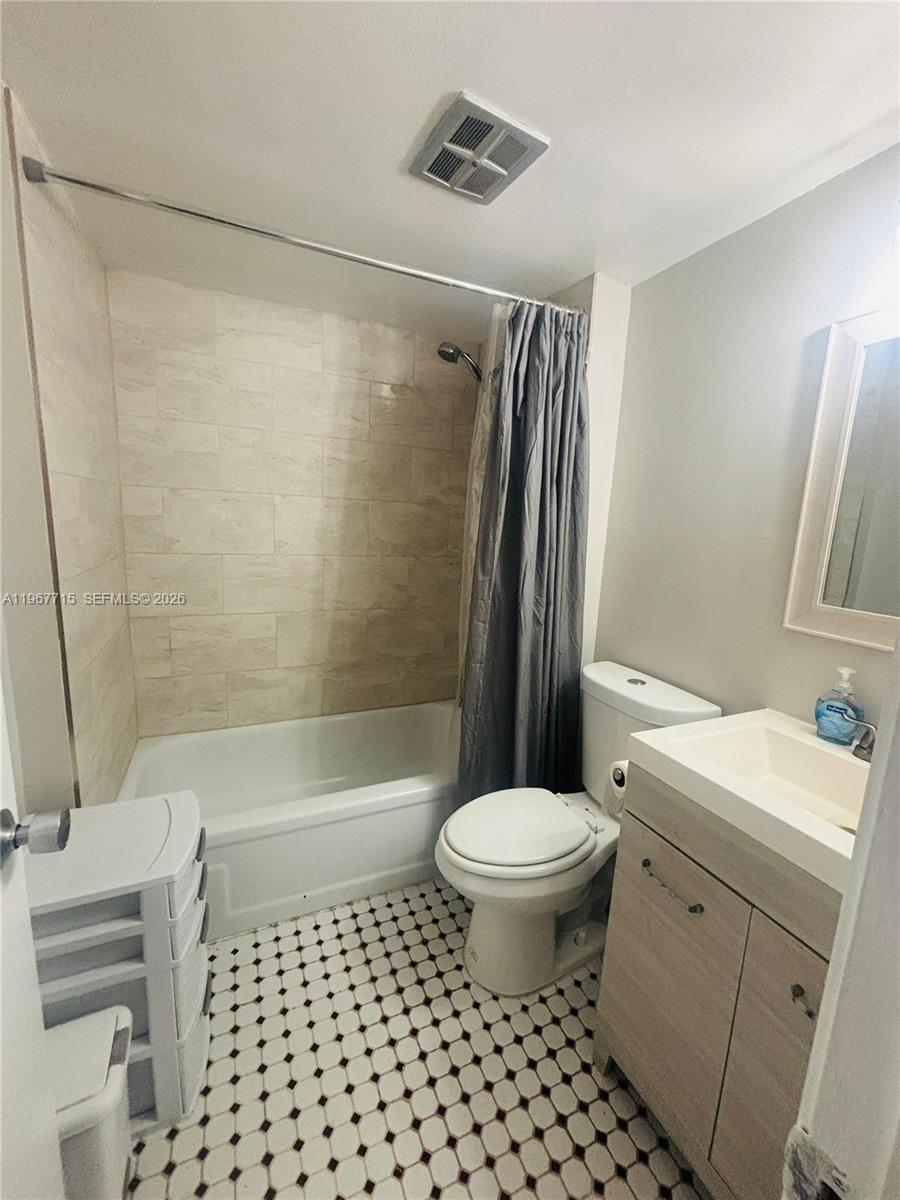 ROYAL PARK CONDO - Residential