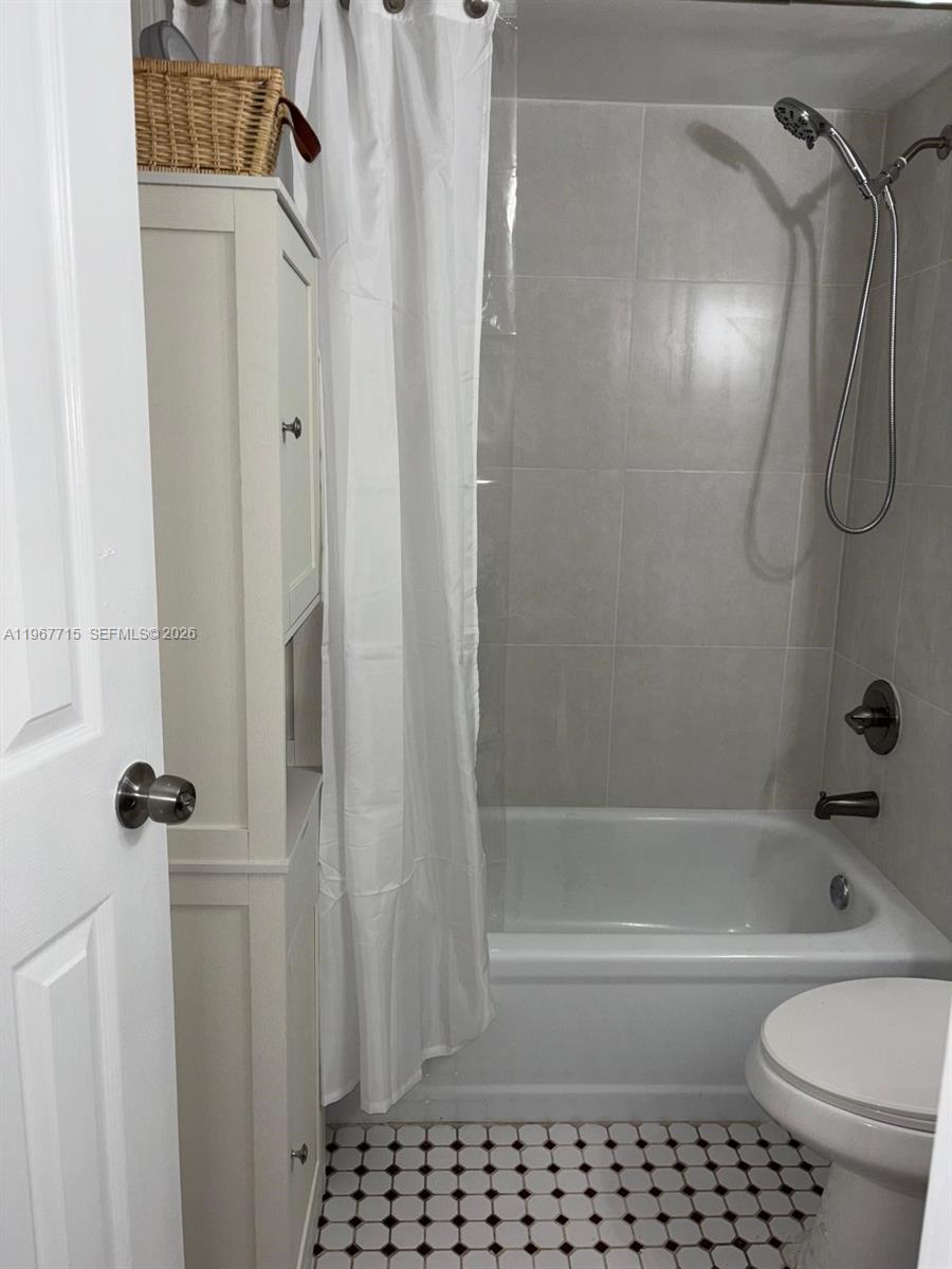 ROYAL PARK CONDO - Residential