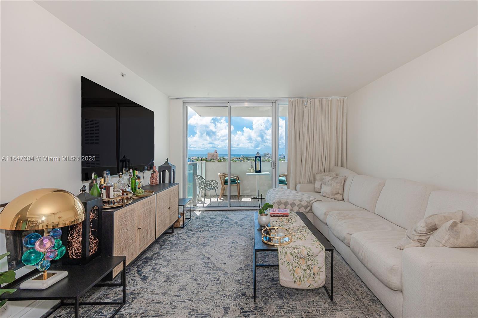 1100 West Ave 1427