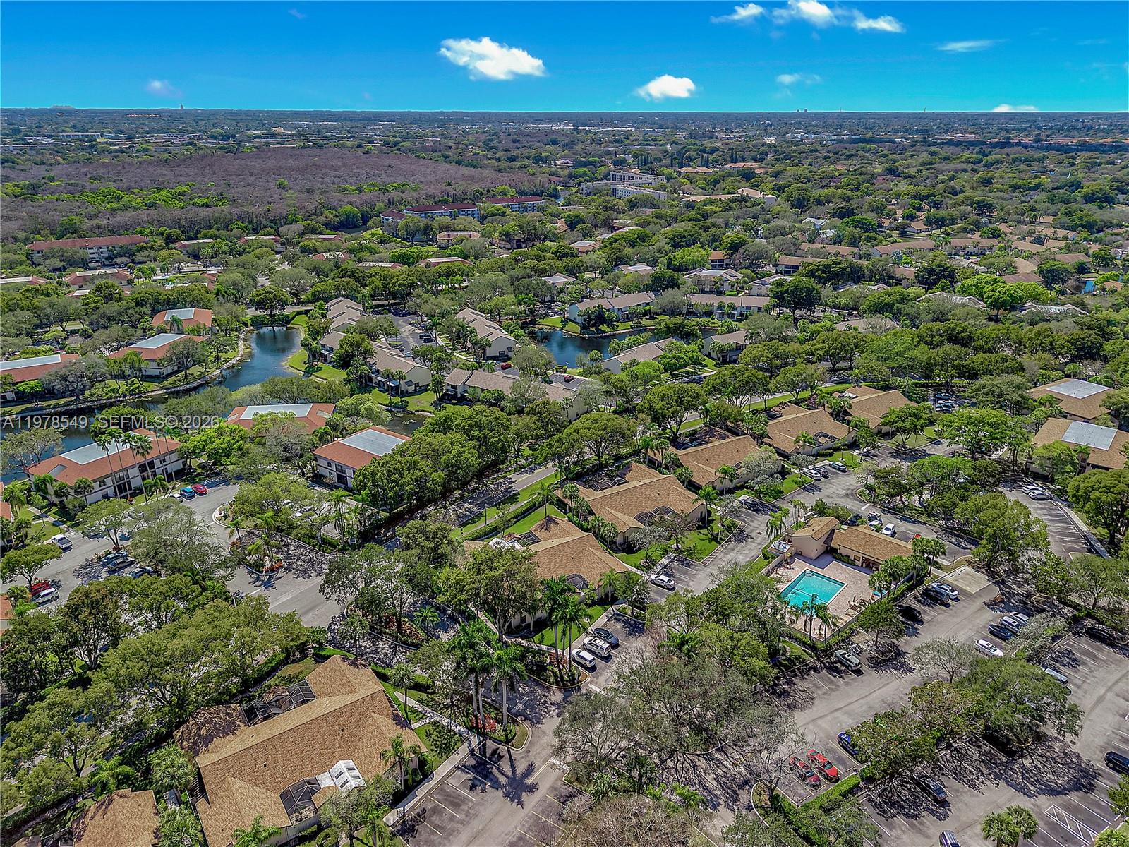 APPLEWOOD VILLAGE I-C CON - Residential