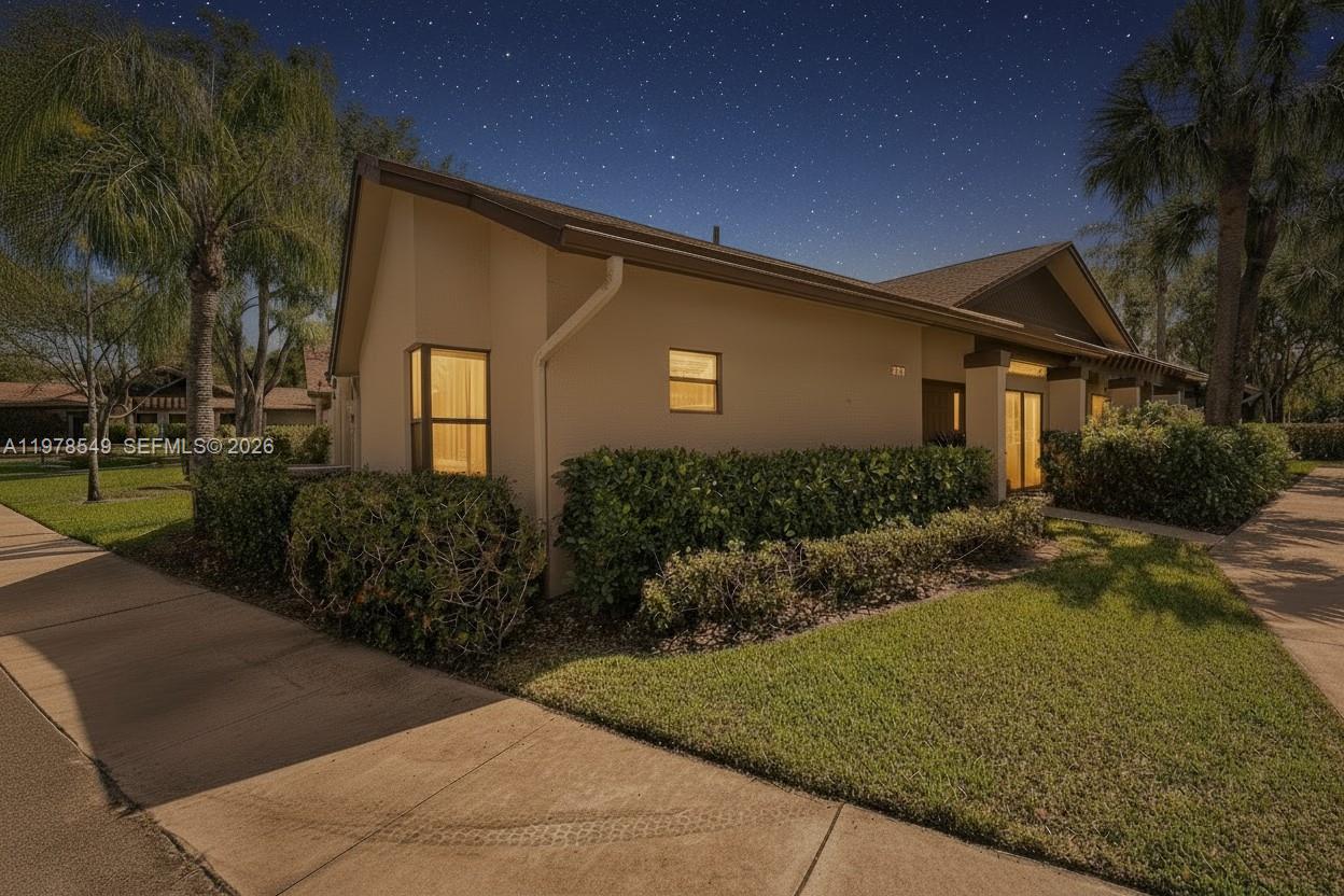 APPLEWOOD VILLAGE I-C CON - Residential