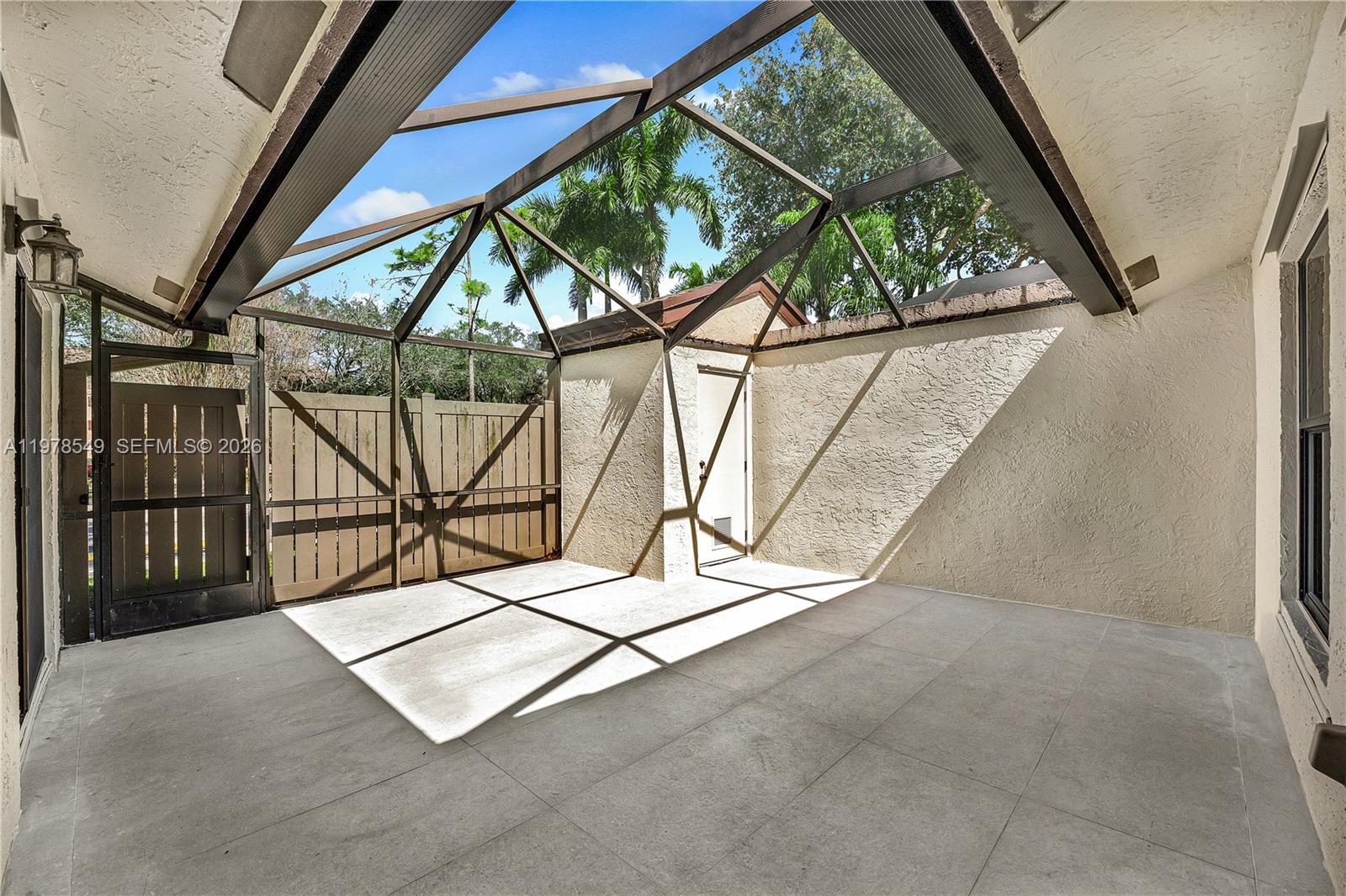 APPLEWOOD VILLAGE I-C CON - Residential