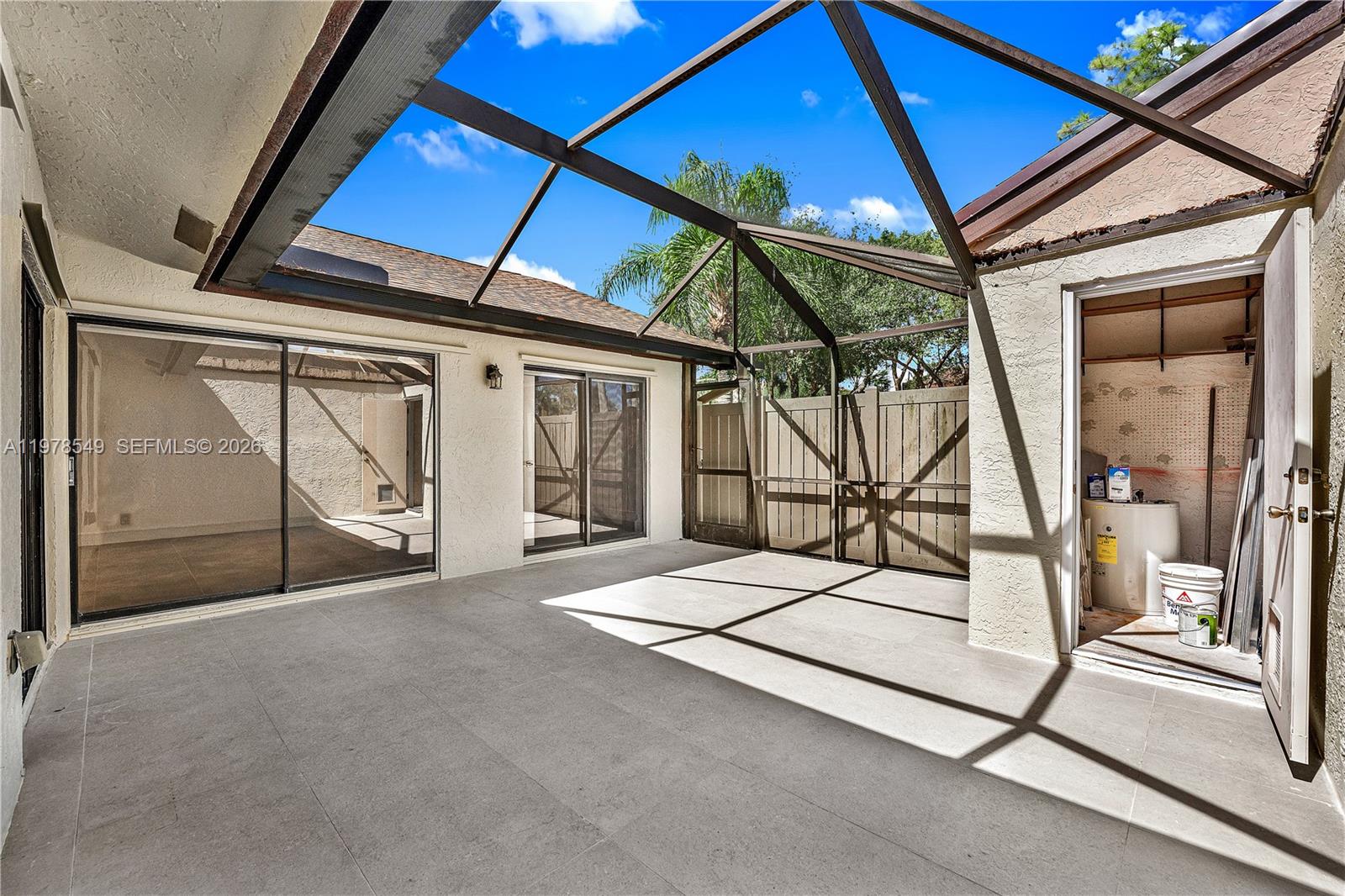 APPLEWOOD VILLAGE I-C CON - Residential