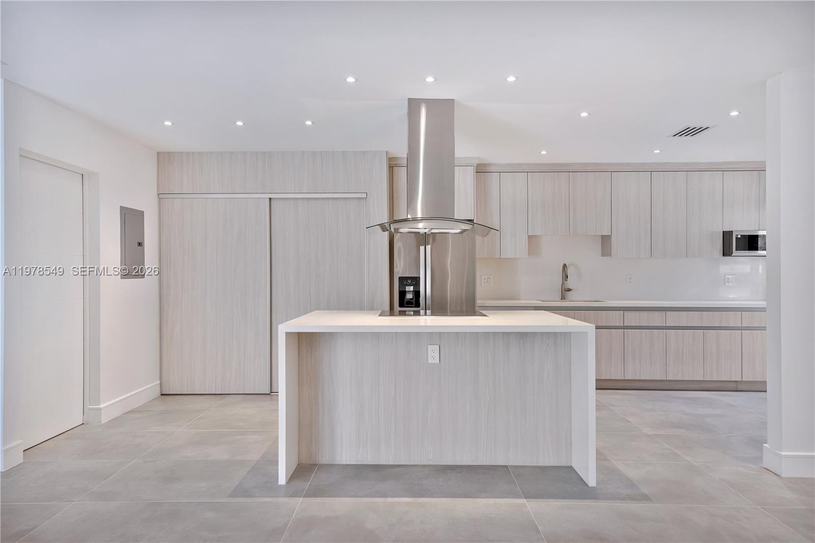 2616 N Carambola Cir N 1702