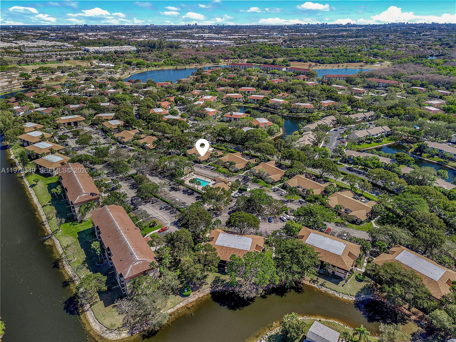 APPLEWOOD VILLAGE I-C CON - Residential