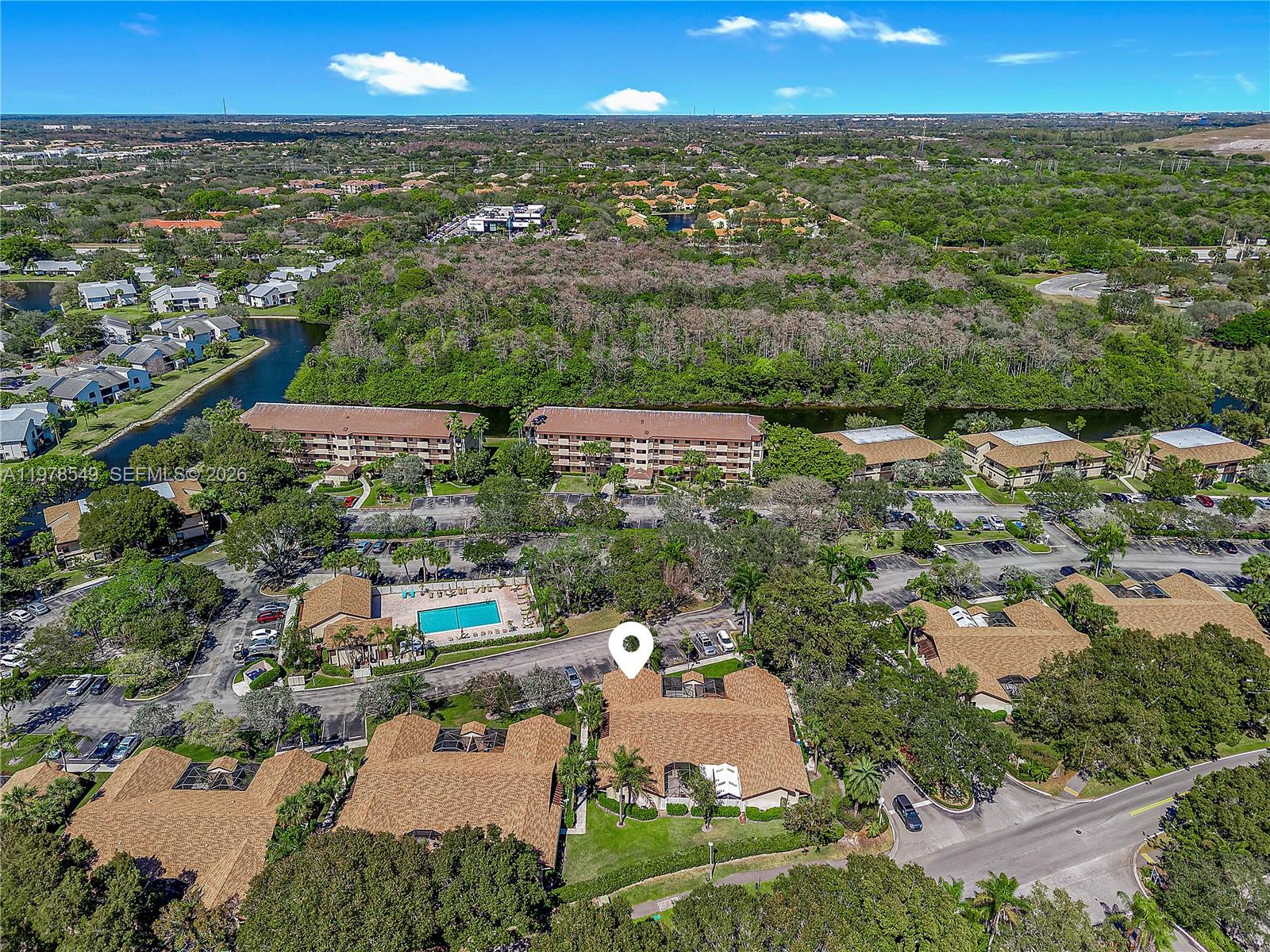 APPLEWOOD VILLAGE I-C CON - Residential