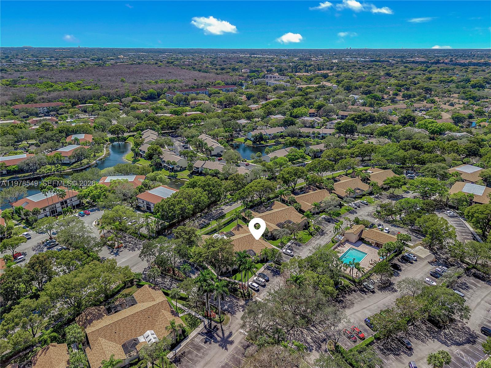 APPLEWOOD VILLAGE I-C CON - Residential