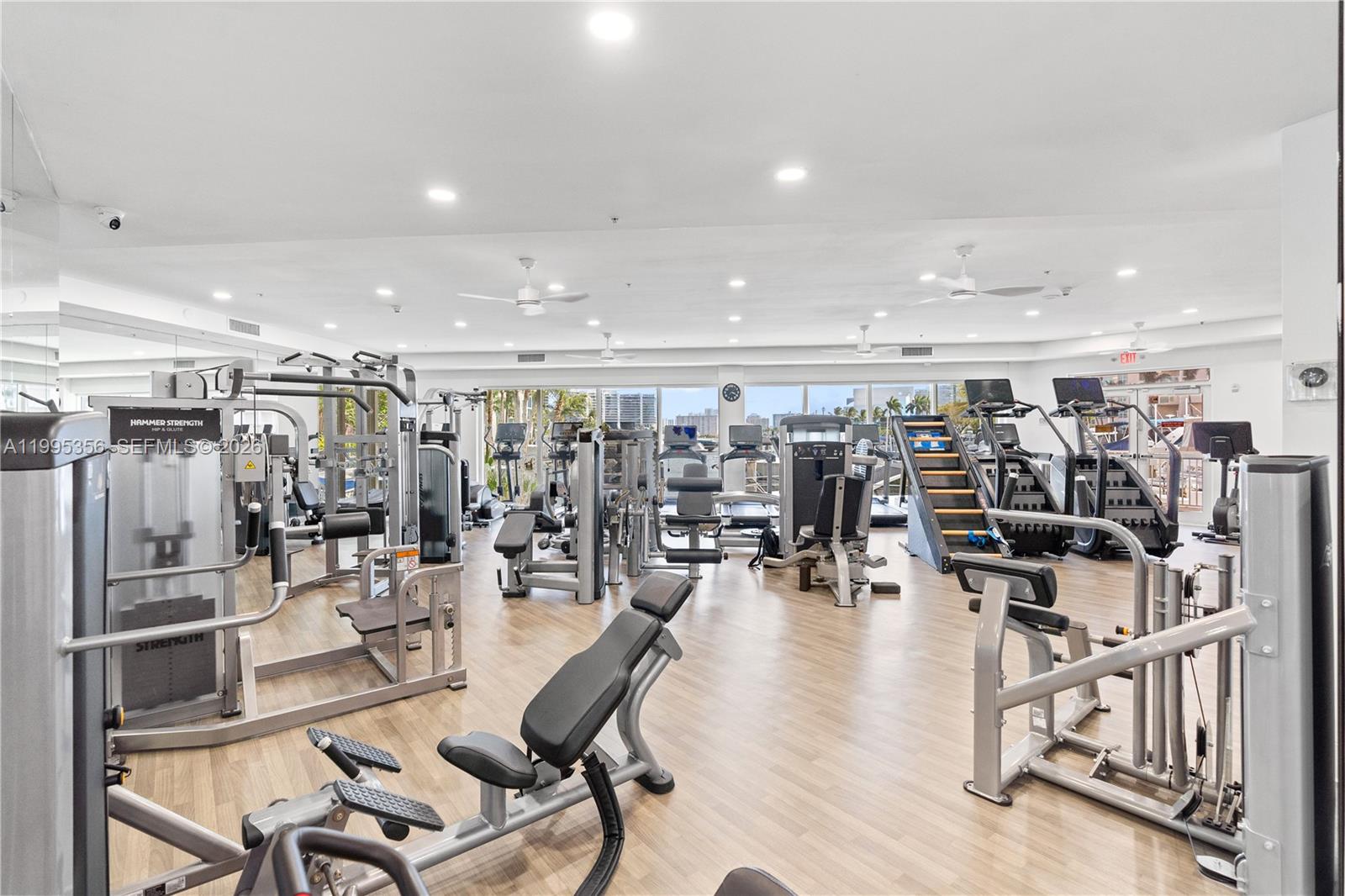 AVENTURA MARINA CONDO NUM - Residential