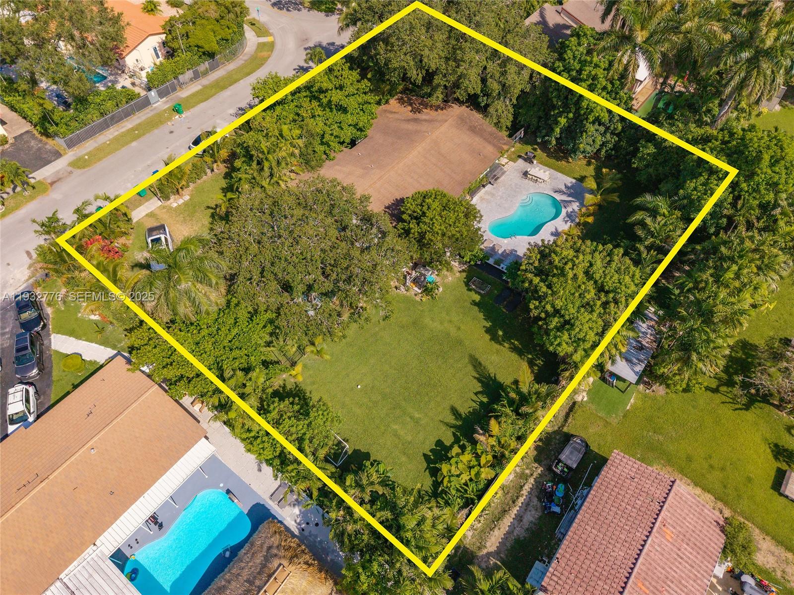 GOLDEN GLADES - Residential