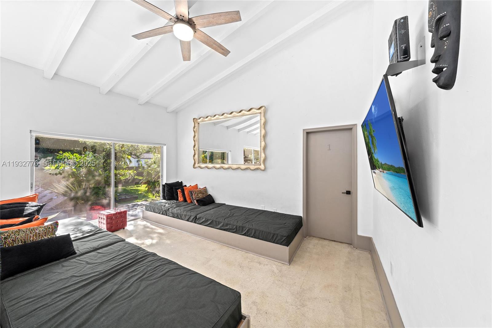 GOLDEN GLADES - Residential