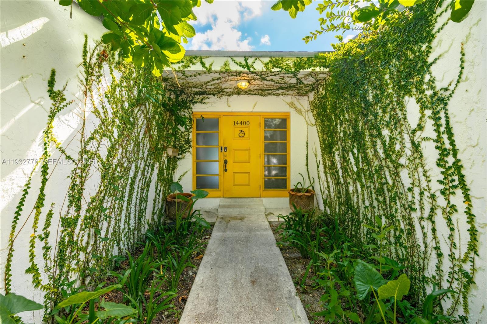 GOLDEN GLADES - Residential