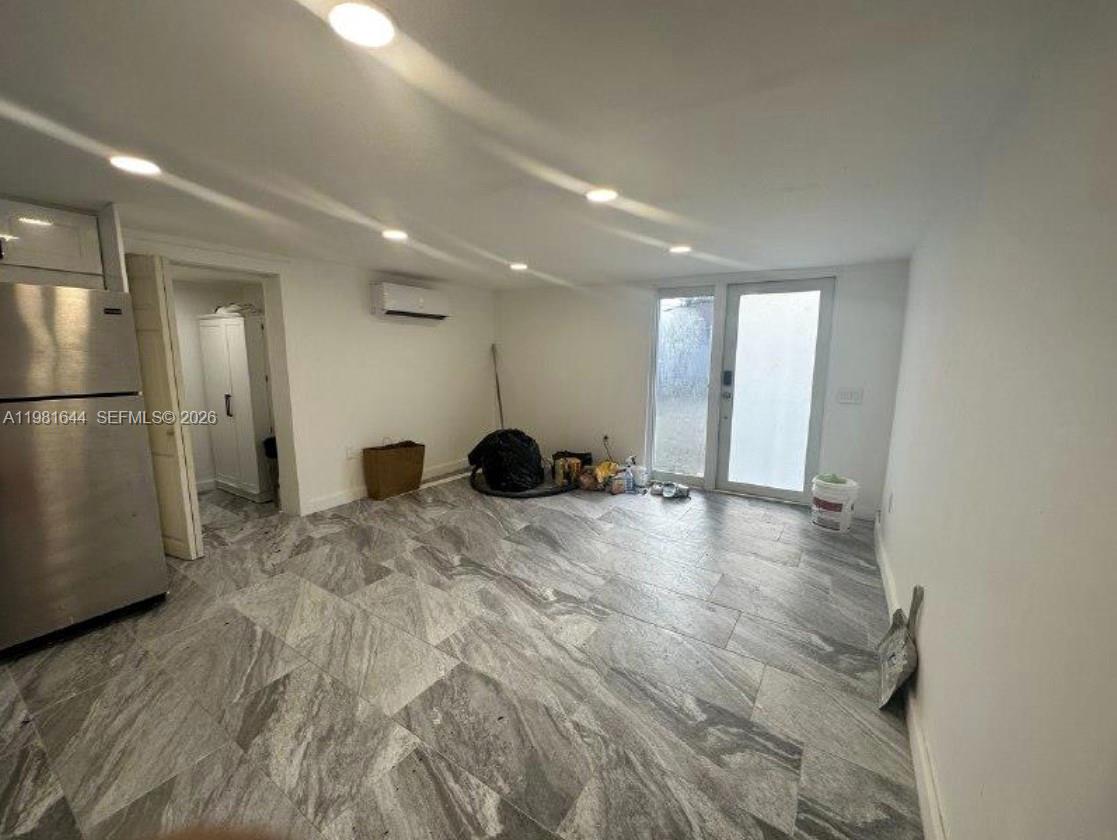 COTTAGE VILLA TRACK - Residential Income