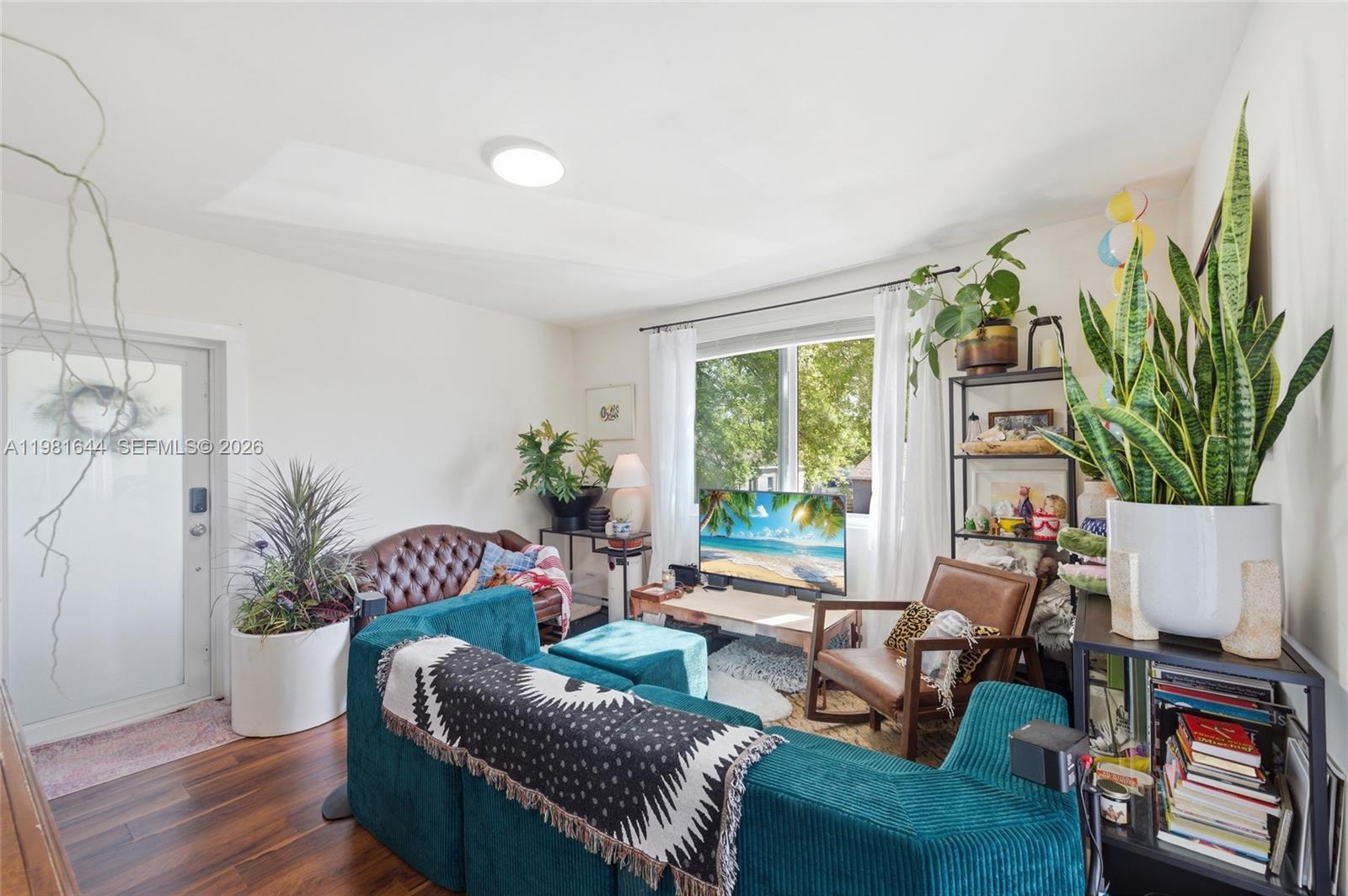 COTTAGE VILLA TRACK - Residential Income