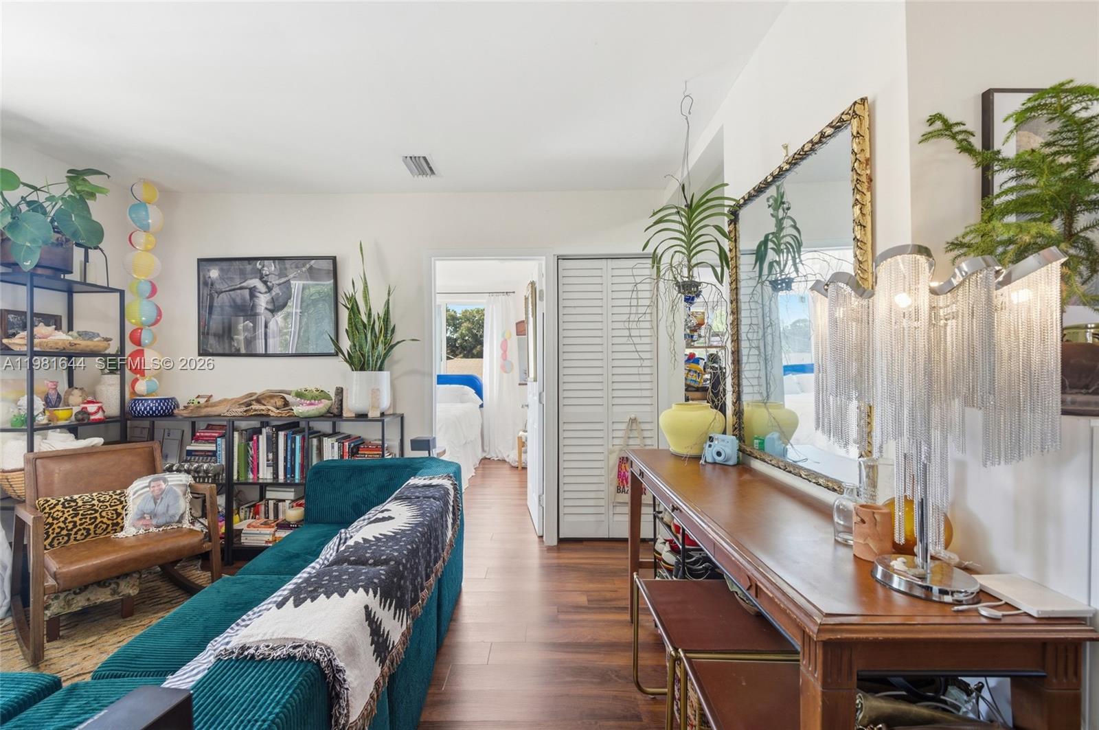 COTTAGE VILLA TRACK - Residential Income