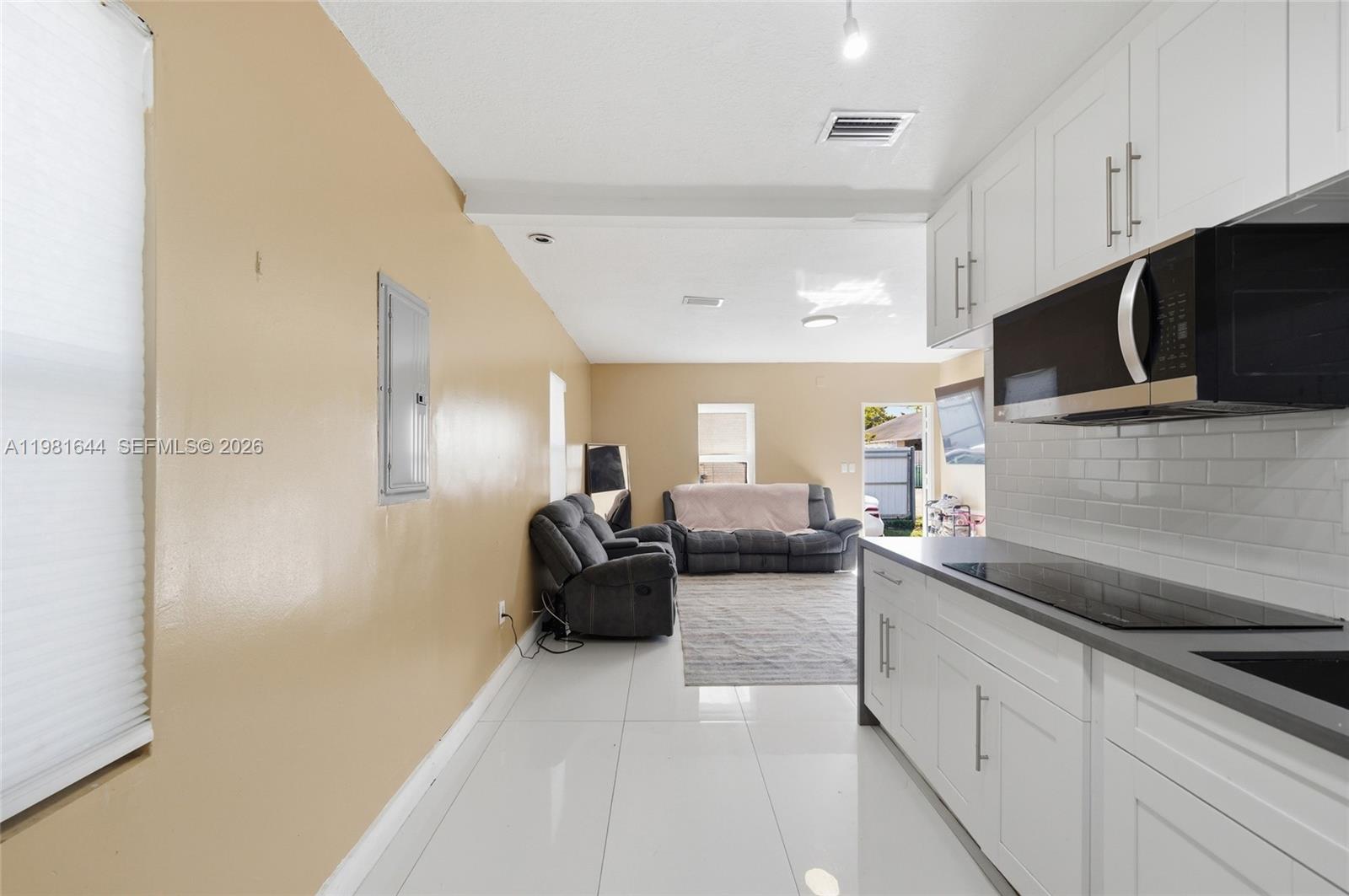 COTTAGE VILLA TRACK - Residential Income