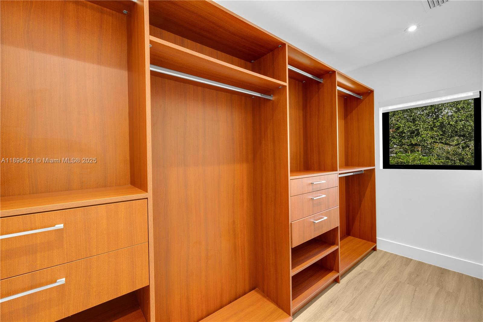 MIAMI SHORES SEC 8 REV - Residential