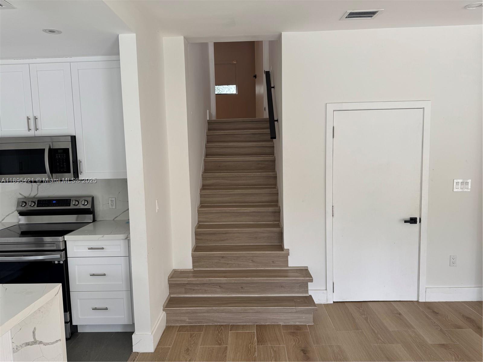 MIAMI SHORES SEC 8 REV - Residential