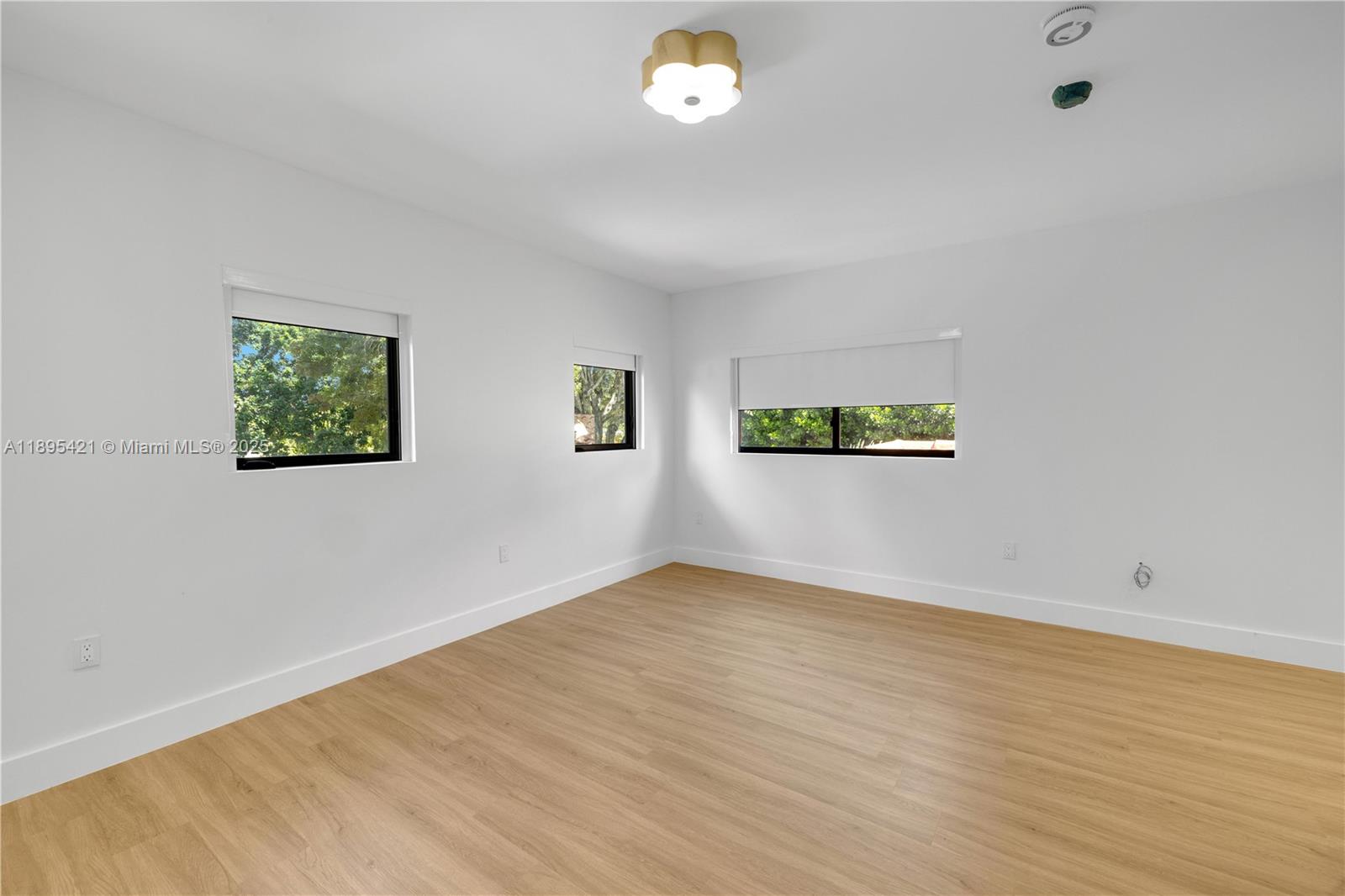 MIAMI SHORES SEC 8 REV - Residential