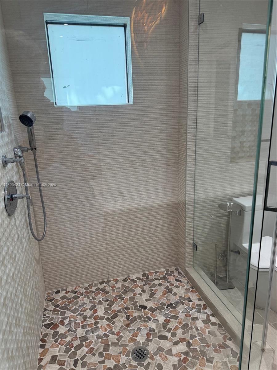 MIAMI SHORES SEC 8 REV - Residential