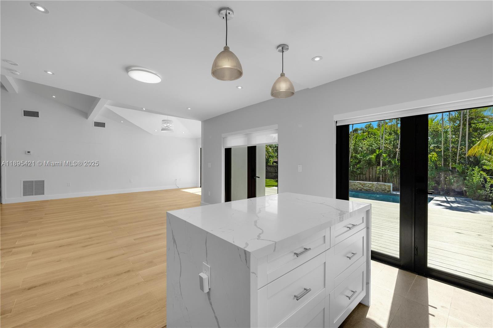 MIAMI SHORES SEC 8 REV - Residential