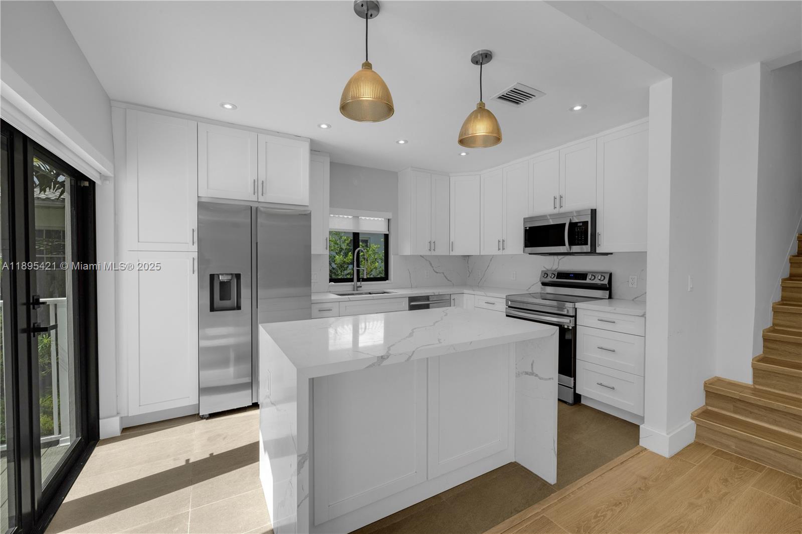 MIAMI SHORES SEC 8 REV - Residential