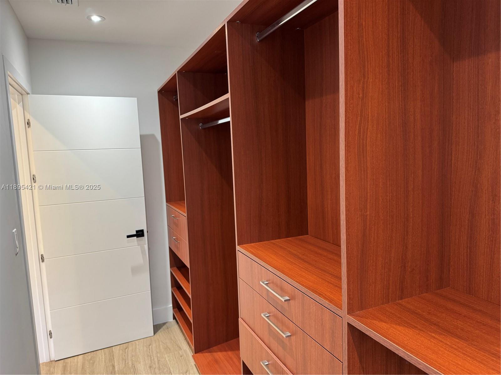 MIAMI SHORES SEC 8 REV - Residential