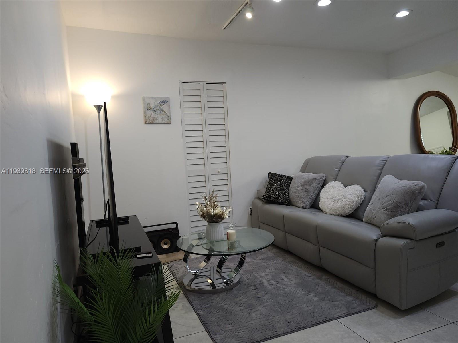 HARRIS ESTATES - Residential